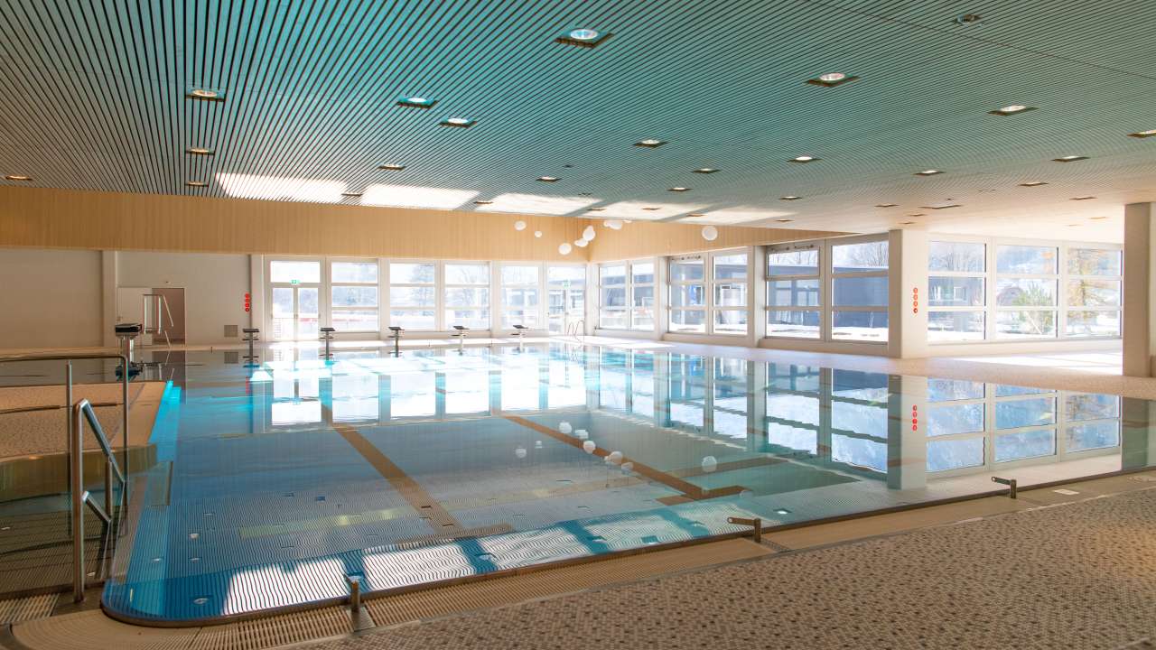 lintharena Hallenbad und Warmwasser-Aussenbecken
